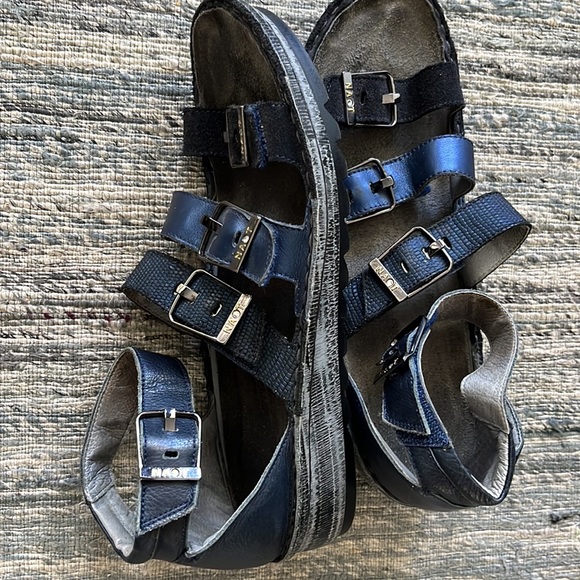 NAOT Begonia Orthodic Fitting Sandals - Picture 11 of 11